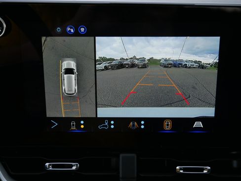 New 2027 Chevrolet Equinox LT w/ Convenience Package II AWD/4WD image 10