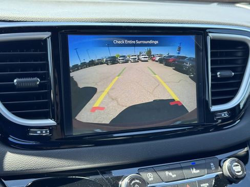 New 2025 Chrysler Voyager LX image 17