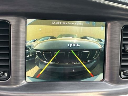 Used 2017 Dodge Charger SXT w/ AWD Plus Group image 29