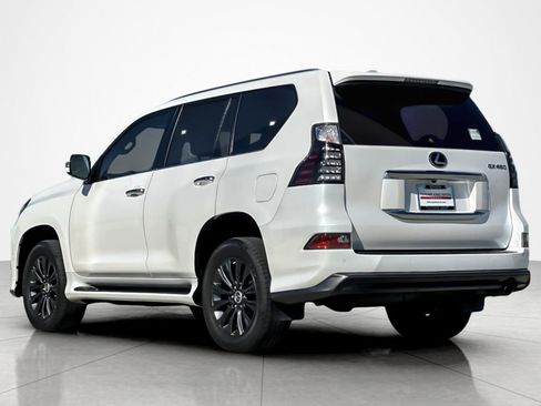 Used 2023 Lexus GX 460 Premium w/ Accessory Package image 3