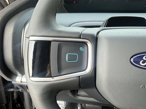 New 2025 Ford Expedition Active image 22