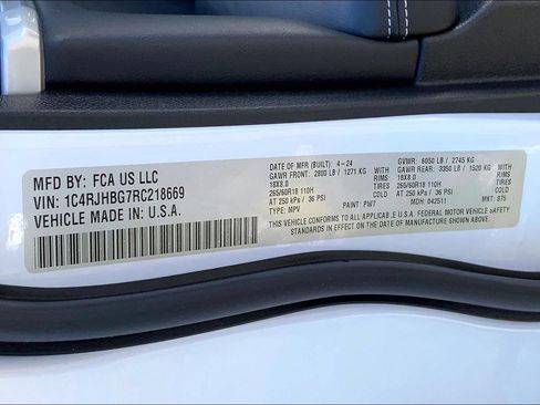 Certified 2024 Jeep Grand Cherokee Limited AWD/4WD image 28