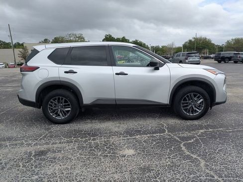 Used 2024 Nissan Rogue S FWD image 3