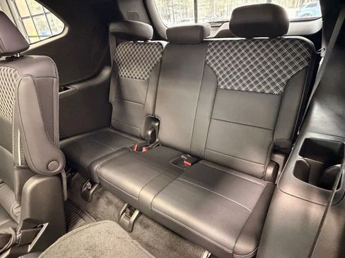 Used 2025 GMC Acadia Denali w/ Super Cruise Package image 17