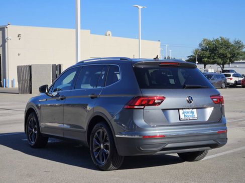 Used 2022 Volkswagen Tiguan SE image 5