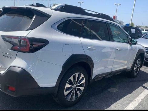 Used 2025 Subaru Outback Touring XT image 2