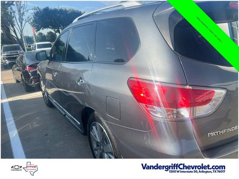 Used 2016 Nissan Pathfinder Platinum w/ Cargo Package FWD image 5