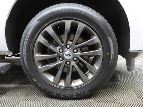 Used 2019 Ford Expedition Max Limited AWD/4WD image 9