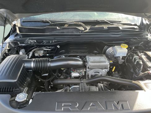 Used 2024 RAM 1500 Laramie AWD/4WD image 10