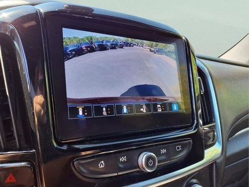 Used 2023 Chevrolet Traverse LT w/ Rear Camera Mirror Package AWD/4WD image 19