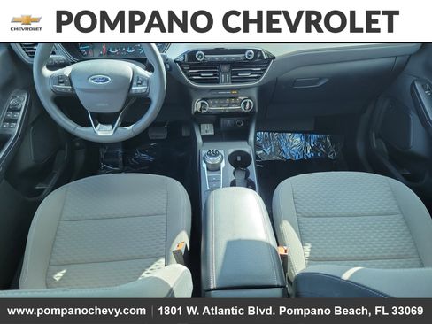 Used 2022 Ford Escape SE w/ SE Sport Appearance Package image 17