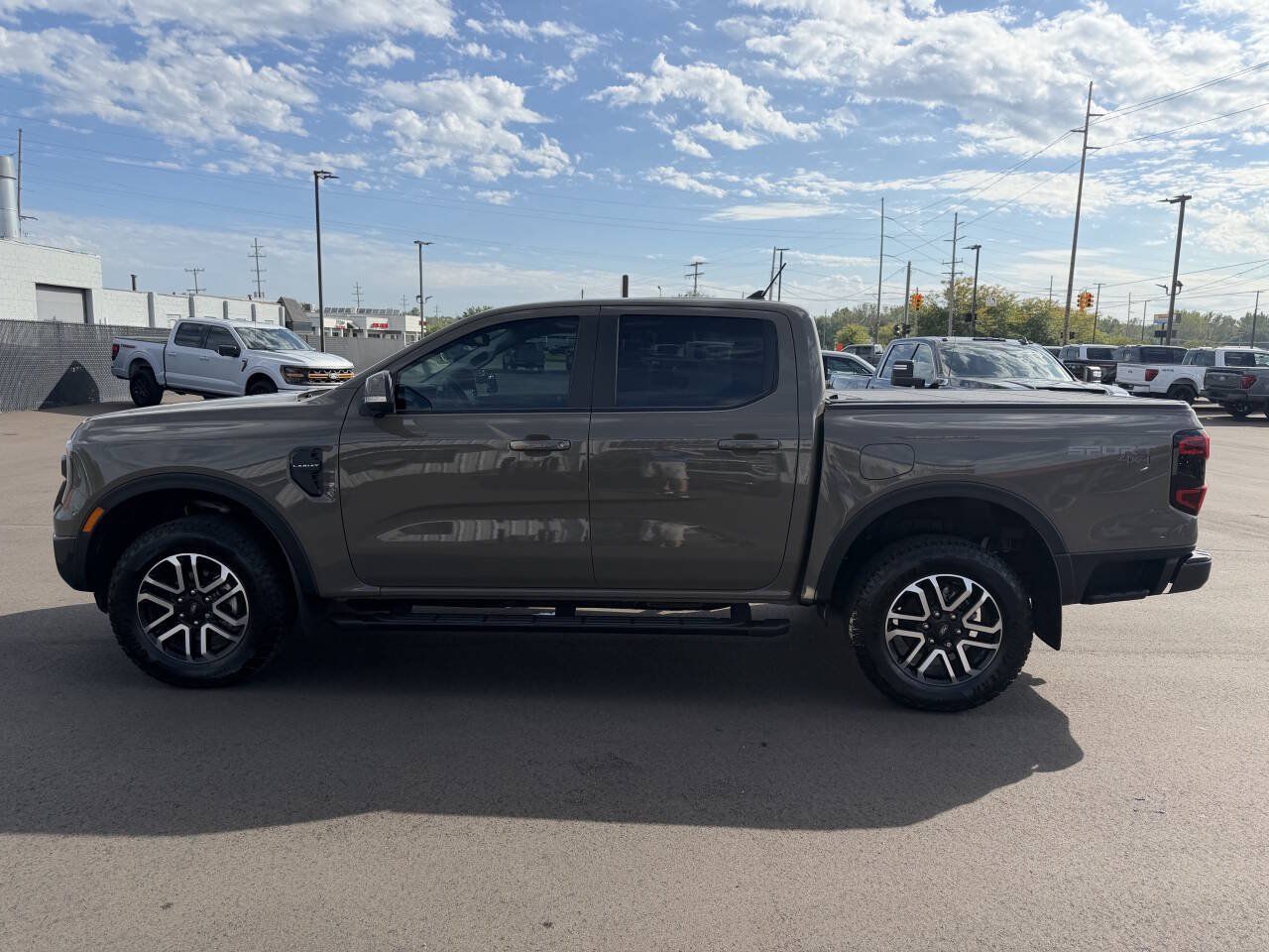 Used 2025 Ford Ranger Lariat w/ Trailer Tow Package AWD/4WD image 5