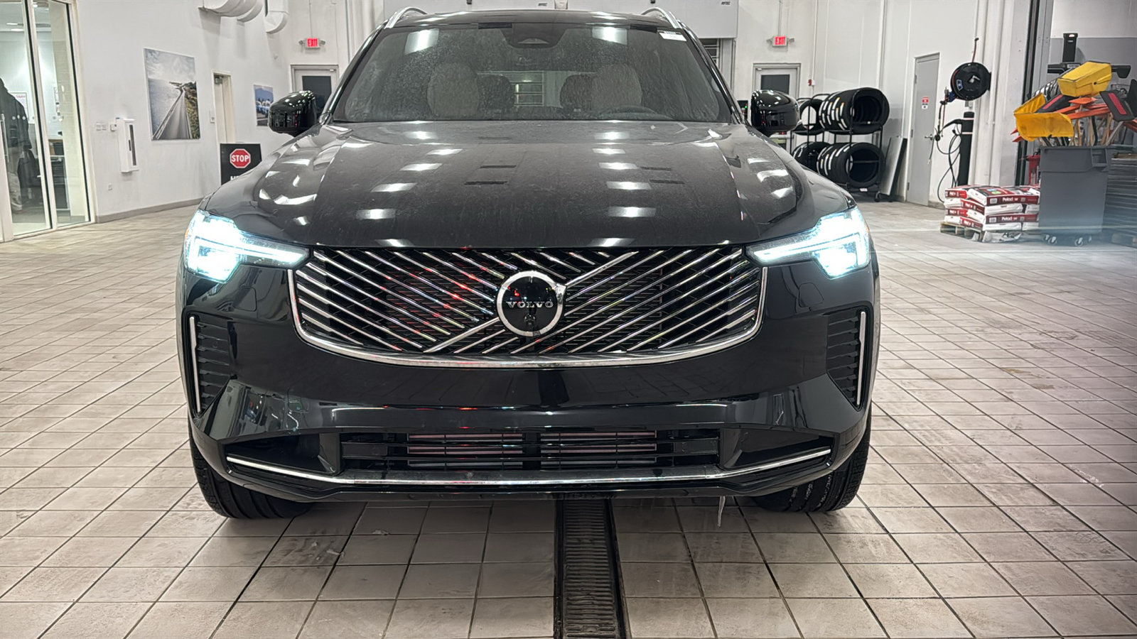 New 2026 Volvo XC90 T8 Plus w/ Protection Package Premier AWD/4WD image 10