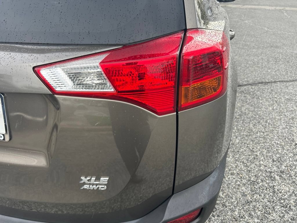 Used 2013 Toyota RAV4 XLE AWD/4WD image 16