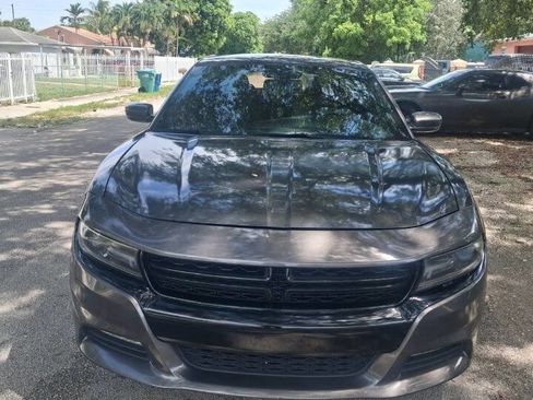 Used 2018 Dodge Charger R/T RWD image 1