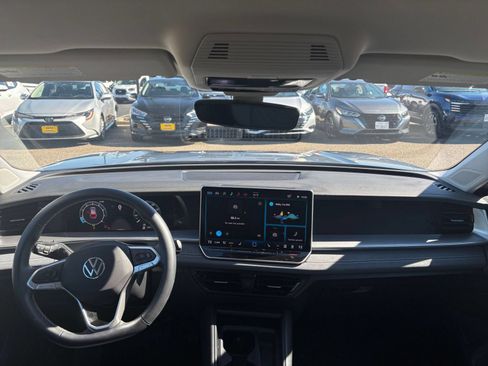 Used 2026 Volkswagen Tiguan SE AWD/4WD image 31