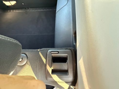 Used 2023 GMC Terrain SLE w/ Elevation Edition image 19