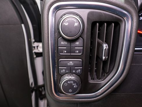 Used 2019 Chevrolet Silverado 1500 LT AWD/4WD image 31