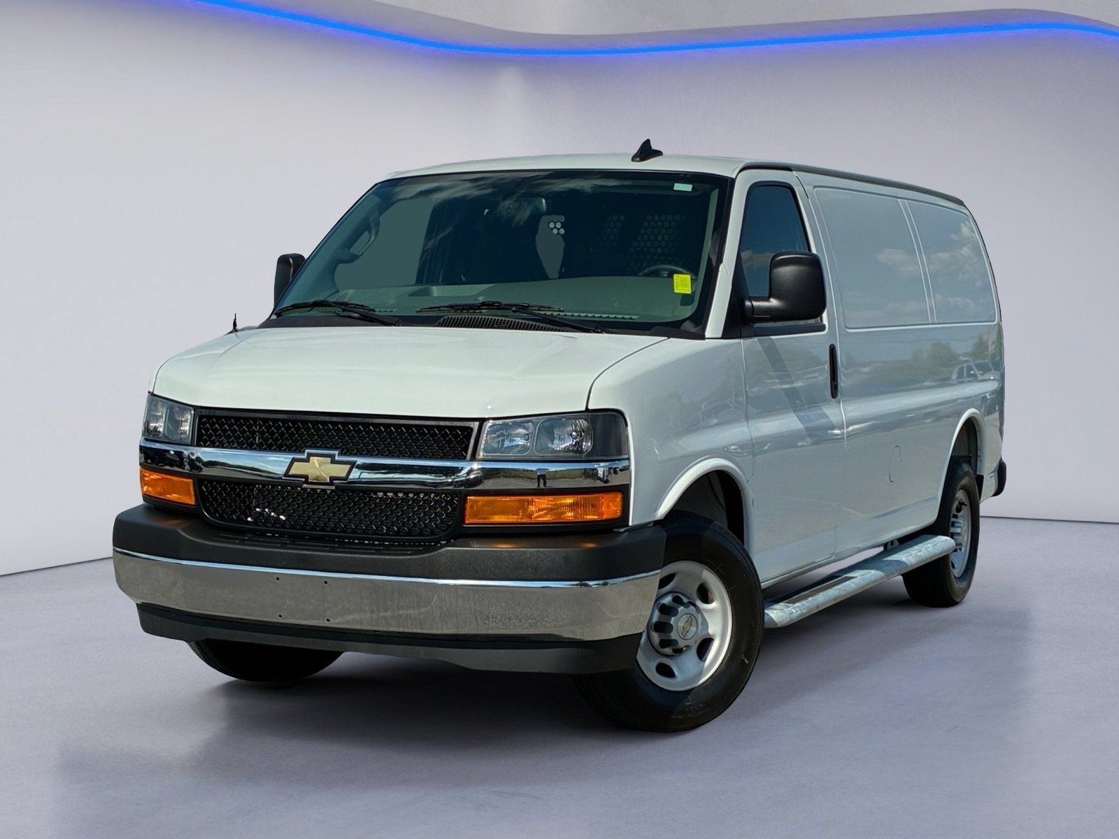 Used 2025 Chevrolet Express 2500 w/ Driver Convenience Package RWD image 2