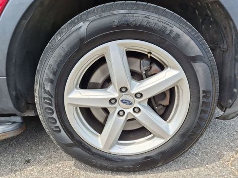 Used 2017 Ford Explorer XLT AWD/4WD image 14