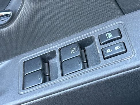 Used 2022 Nissan Frontier SV AWD/4WD image 13