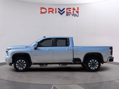 Used 2023 Chevrolet Silverado 2500 LT w/ Convenience Package AWD/4WD image 2