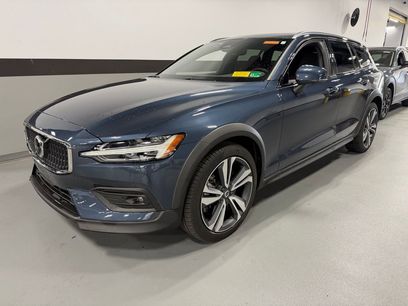 Used 2025 Volvo V60 B5 Cross Country Plus