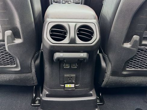 Used 2019 Jeep Wrangler Unlimited Rubicon AWD/4WD image 27