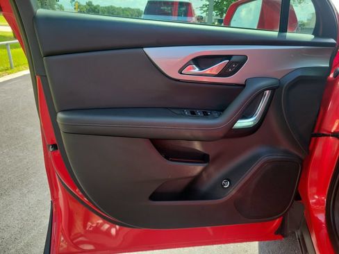 Used 2020 Chevrolet Blazer LT FWD image 19