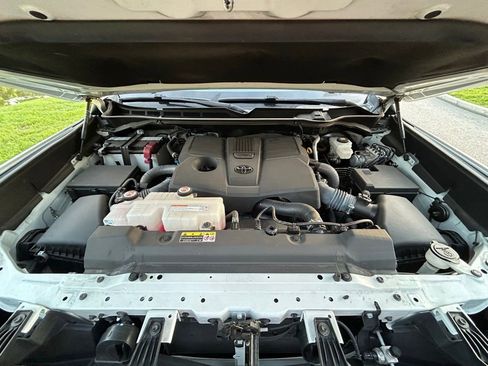 Used 2023 Toyota Tundra Limited w/ Power Package AWD/4WD image 12