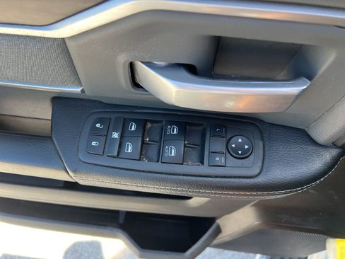 Used 2022 RAM 2500 Big Horn AWD/4WD image 23