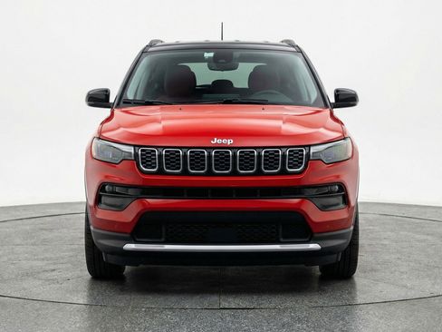 Used 2025 Jeep Compass Limited image 2