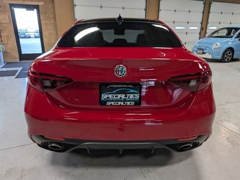 Used 2019 Alfa Romeo Giulia Ti Sport w/ Quick Order Package 22U Sport image 9