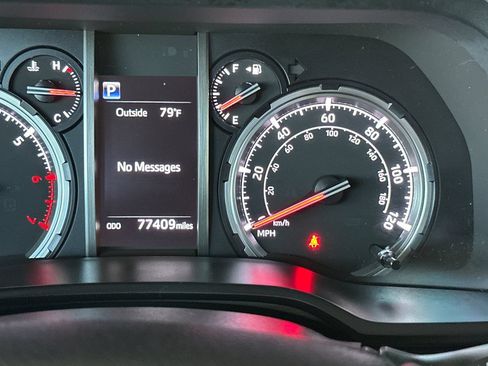 Used 2022 Toyota 4Runner TRD Sport AWD/4WD image 25