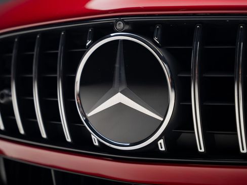 Used 2022 Mercedes-Benz SL 55 AMG 4MATIC w/ Driver Assistance Package image 15
