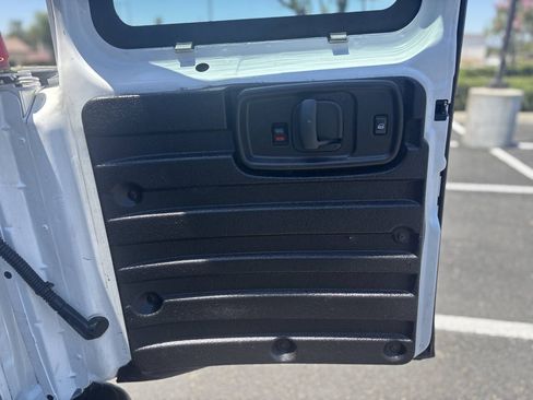 Used 2016 Chevrolet Express 2500 RWD image 25