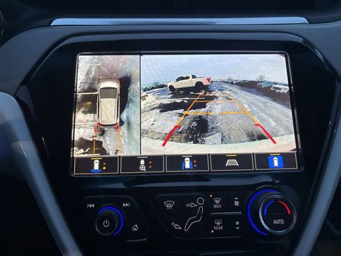 Used 2020 Chevrolet Bolt Premier w/ Infotainment Package image 26