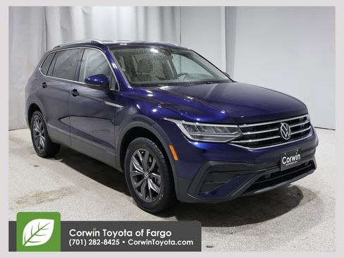 Used 2022 Volkswagen Tiguan SE image 1