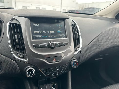 Used 2016 Chevrolet Cruze LT w/ Convenience Package image 7