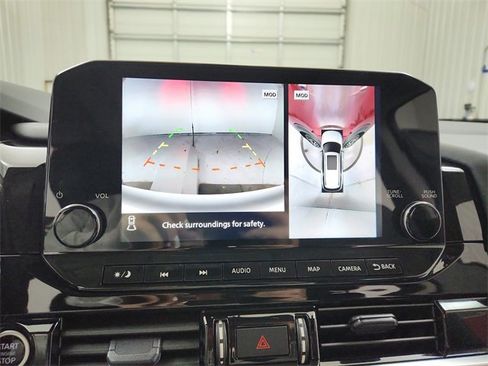 Used 2024 Nissan Pathfinder Platinum w/ Cargo Package image 30