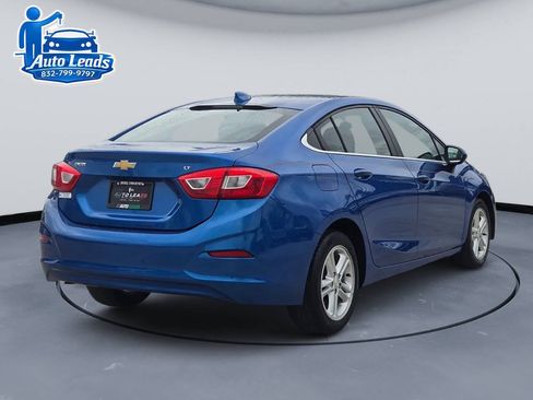 Used 2017 Chevrolet Cruze LT FWD image 5