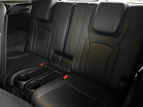 Used 2019 Lexus RX 350L w/ Premium Package image 16