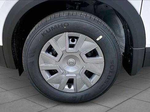 New 2026 Nissan Kicks S image 9