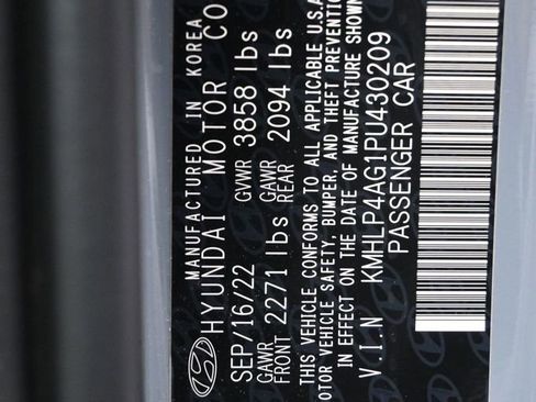 Used 2023 Hyundai Elantra Limited FWD image 9