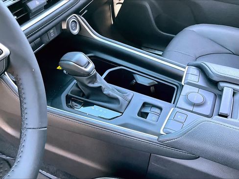 Used 2025 Toyota Grand Highlander AWD Hybrid image 16
