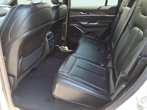 Used 2024 Jeep Grand Cherokee Limited 4xe AWD/4WD image 17