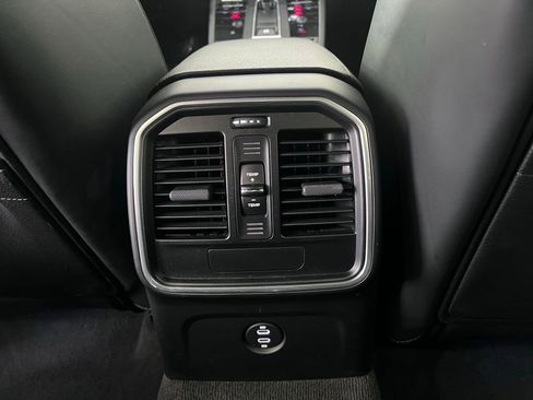 Certified 2023 Porsche Macan S w/ Sport Chrono Package AWD/4WD image 23