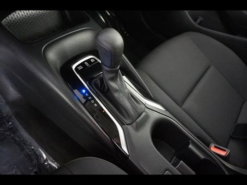 Used 2024 Toyota Corolla LE image 18