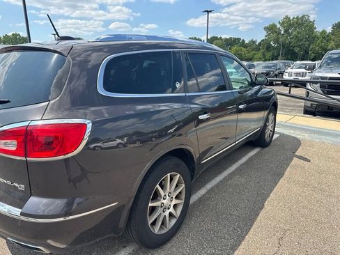 Used 2017 Buick Enclave Leather w/ Trailering Package AWD/4WD image 3