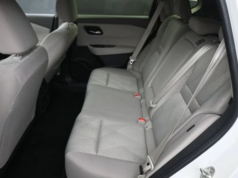 Used 2025 Nissan Rogue SV AWD/4WD image 19